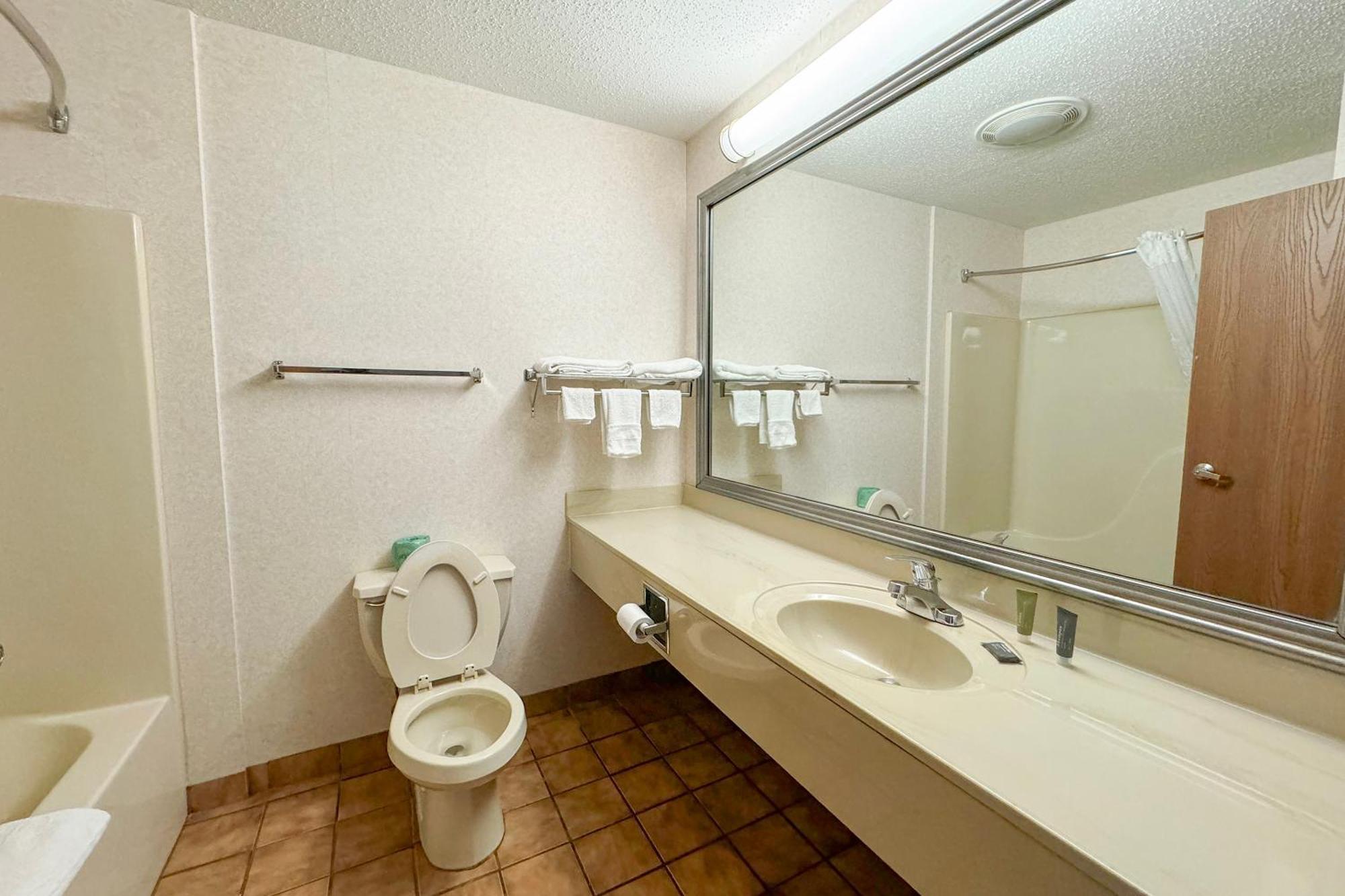 Fairbridge Inn & Suites Batavia-Darien Amusement Park Eksteriør bilde
